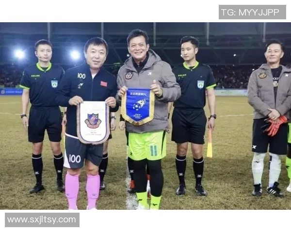 足球明星黄渤的个人简介与精彩瞬间全景展示